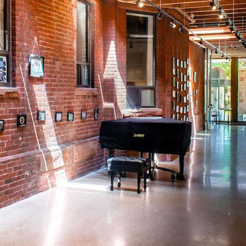 REPORTAGE – Nouveau site à North York et cours dans le métaverse pour les campus de l’Alliance Française