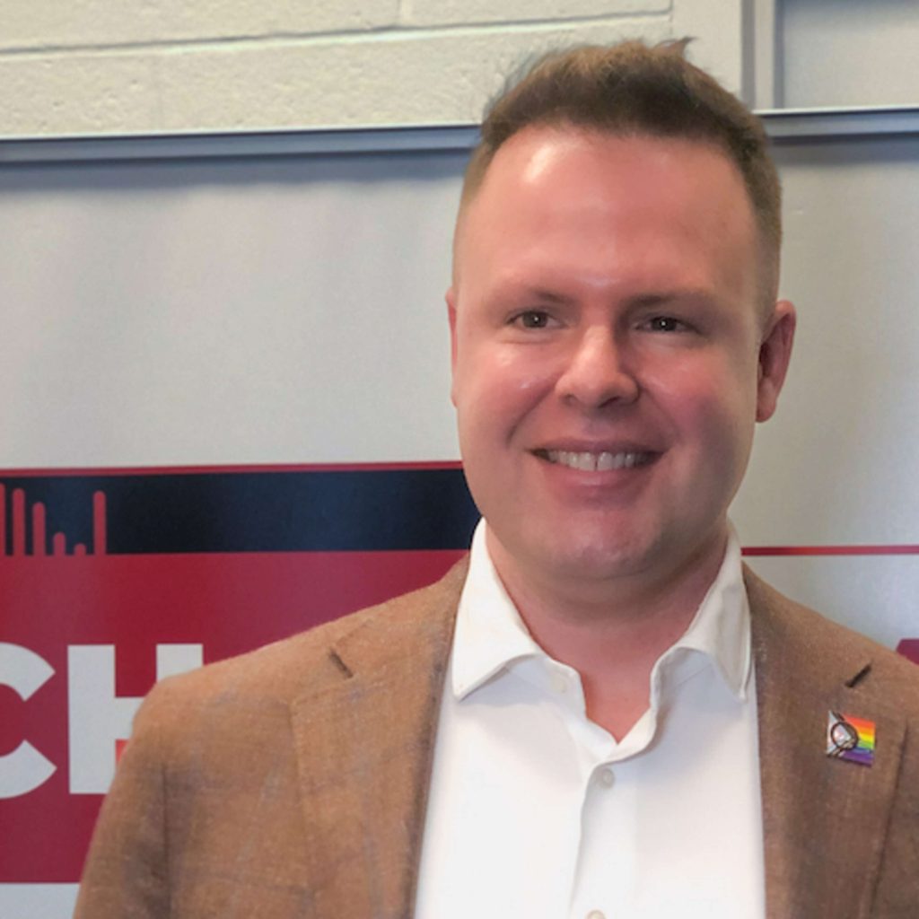 REPORTAGE – Carl Bouchard, 6 mois au poste de commissaire intérimaire aux services en français