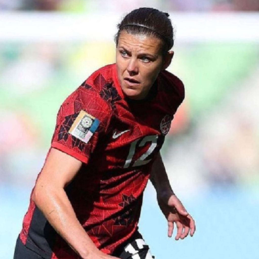 SPORT – La footballeuse Christine Sinclair a décidé de prendre sa retraite !