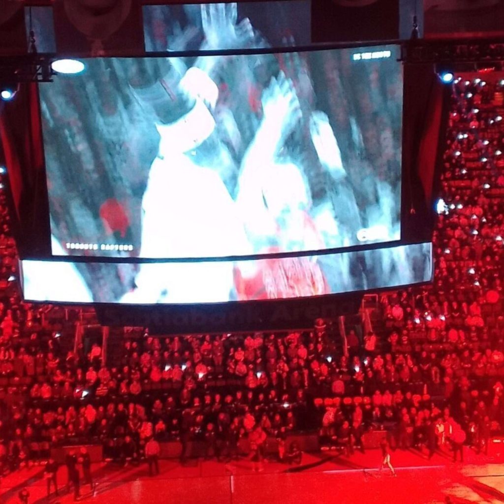 SPORT – Les Bucks dominent les Raptors 128-112 à la Scotiabank Arena