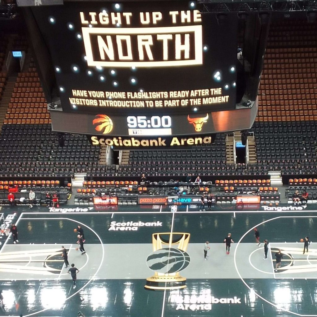 SPORT – Les Raptors de Toronto triomphent face aux Bulls de Chicago à la Scotiabank Arena