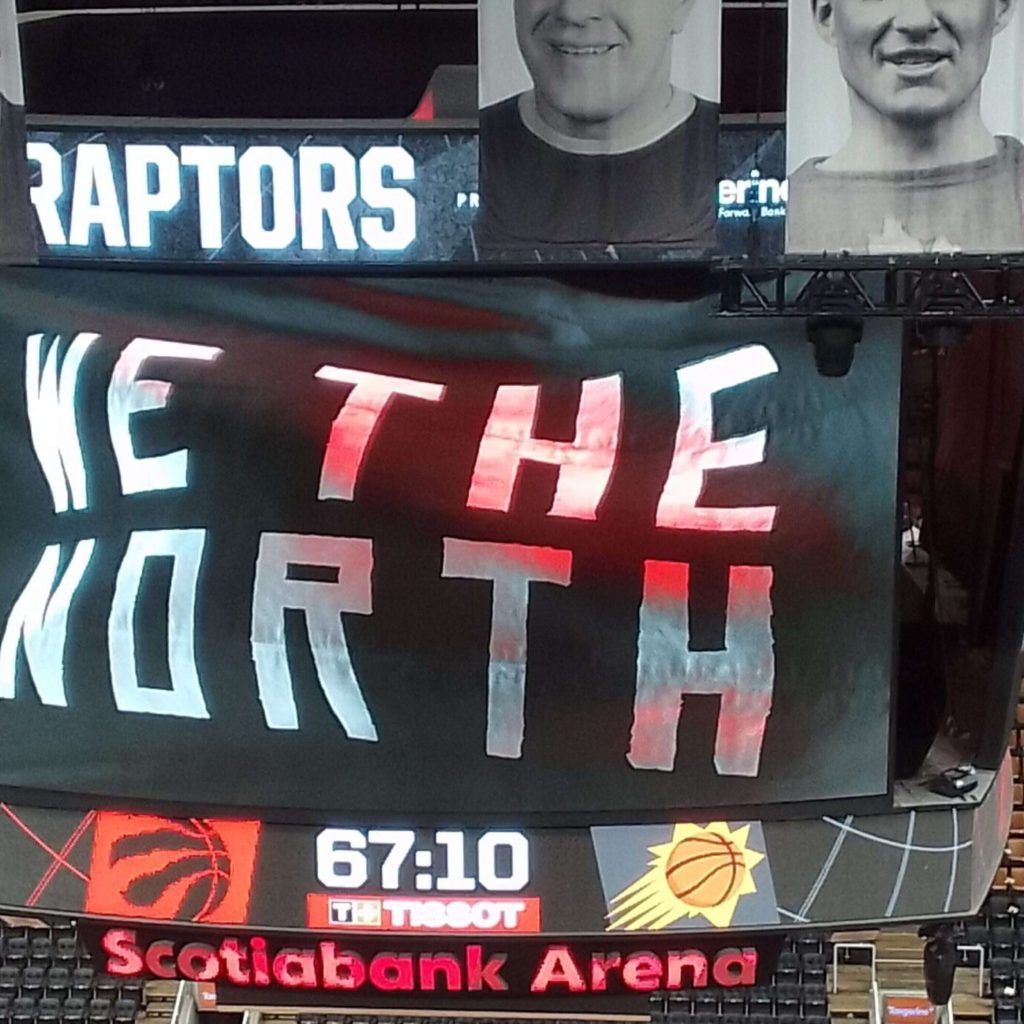 SPORT: Les Raptors dominent les Suns dans un match intense à domicile