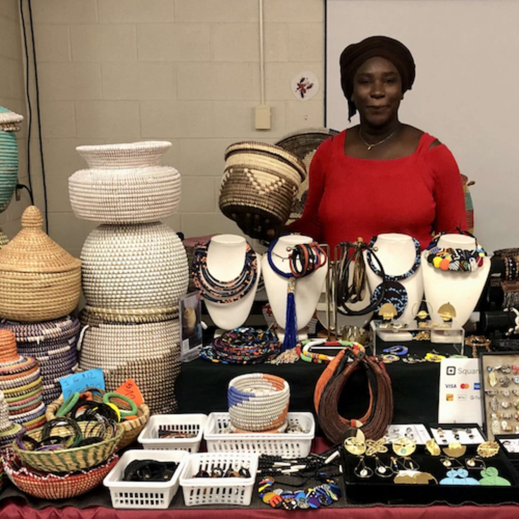 REPORTAGE – Marché artisanal et concert de Noël à l’École Toronto Ouest