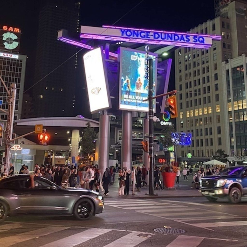 REPORTAGE – La”place Sankofa” remplacera Yonge-Dundas, les torontois mitigés