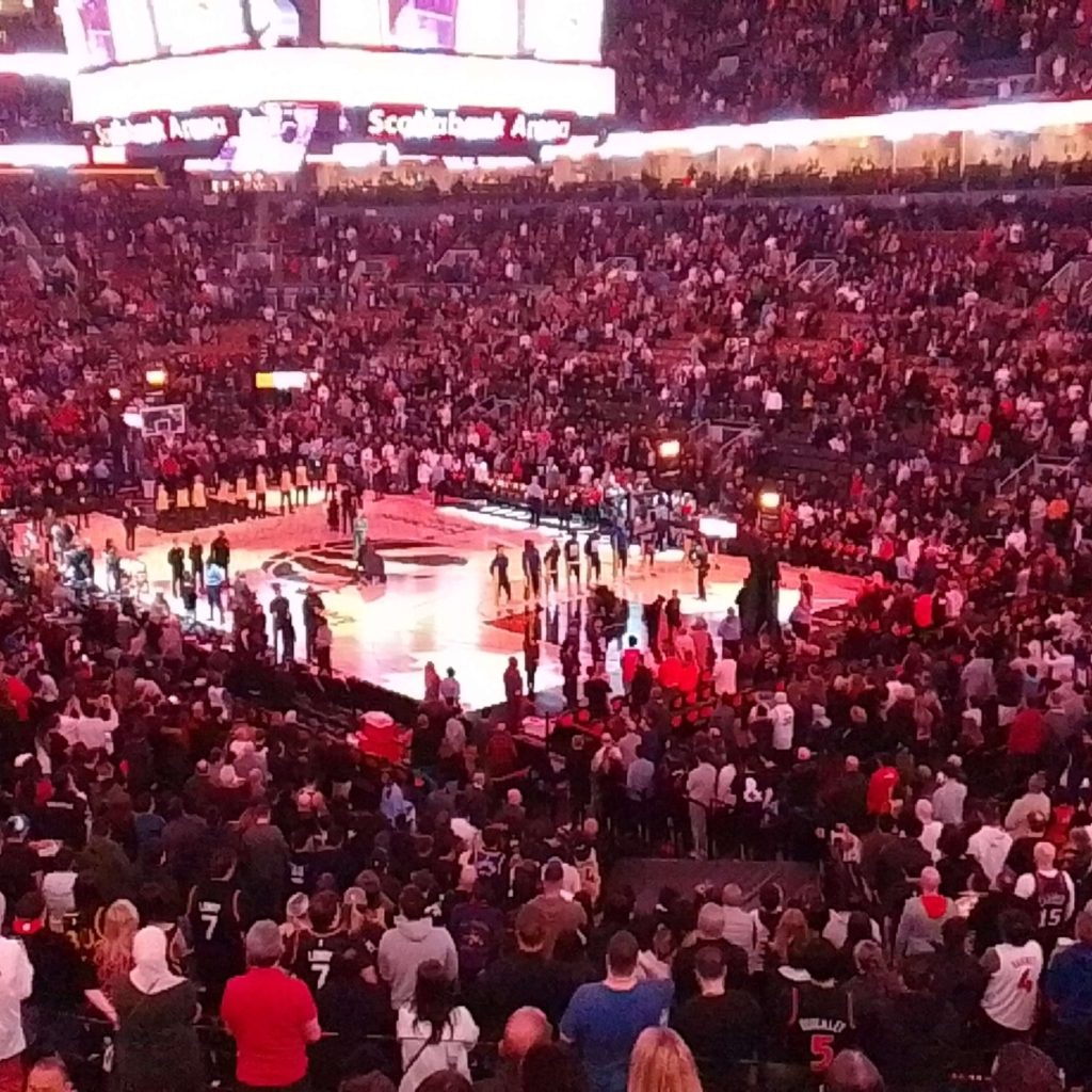 SPORT – Victoire des Warriors contre des Raptors diminués par la blessure de Barnes