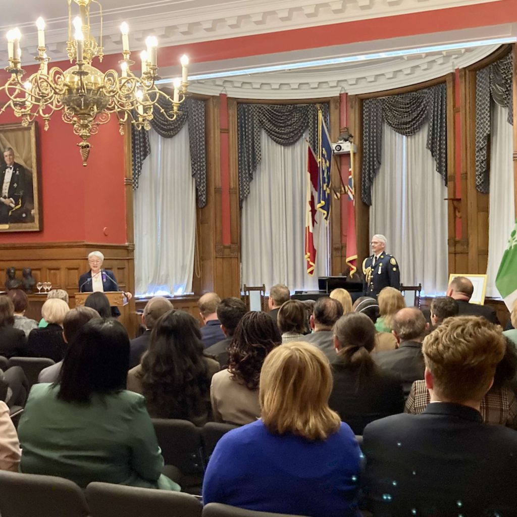 REPORTAGE – Six Franco-ontariens faits chevaliers et chevalières de l’Ordre de la Pléiade