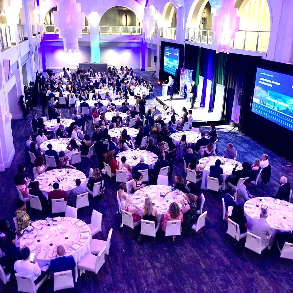 REPORTAGE – En quête de réseau, jurée, sponsor, artiste : qui était au Gala RelèveON 2024 ?