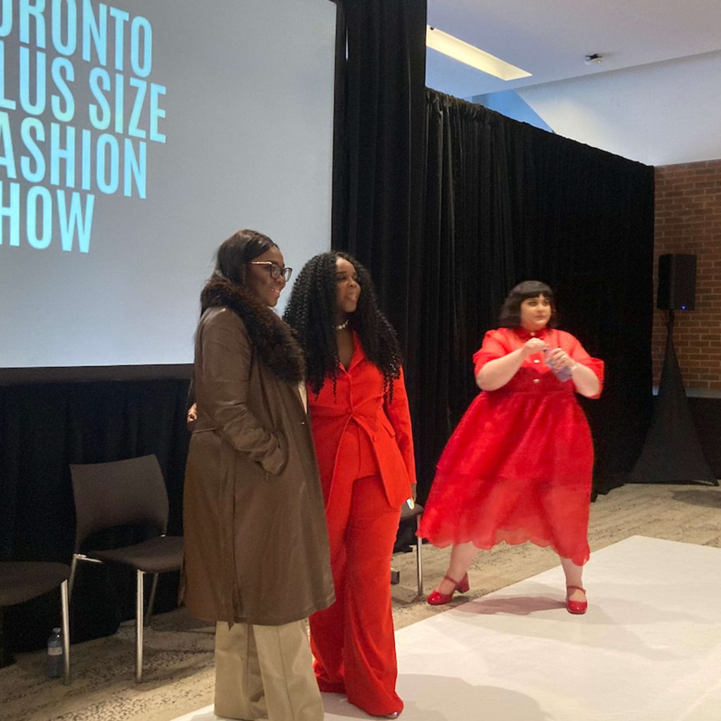 REPORTAGE – Les grandes tailles défilent à Toronto dans un événement unique au Canada