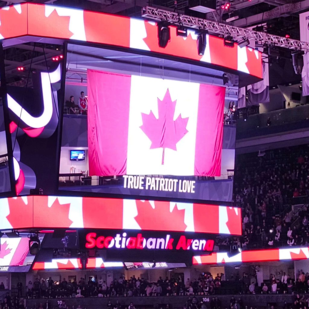 SPORT – Les Raptors s’imposent face aux Suns grâce à une performance collective