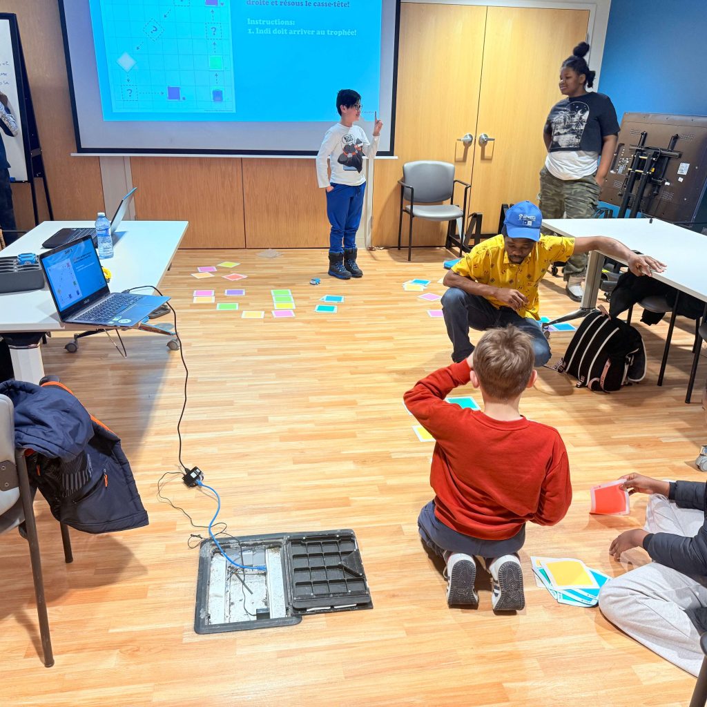 REPORTAGE – Des camps initient les jeunes francophones à la robotique et à l’IA