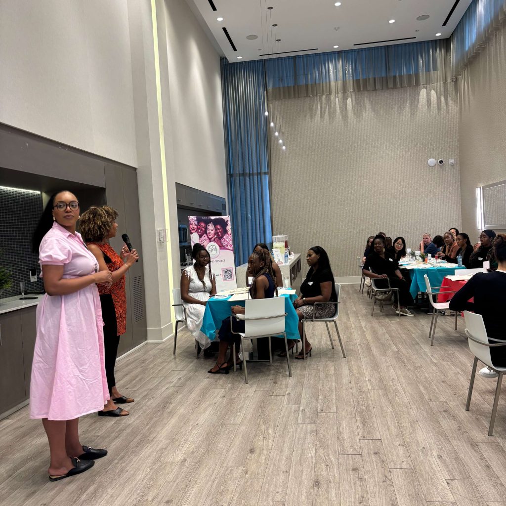 REPORTAGE – Peinture et sororité au cœur d’un atelier à Toronto