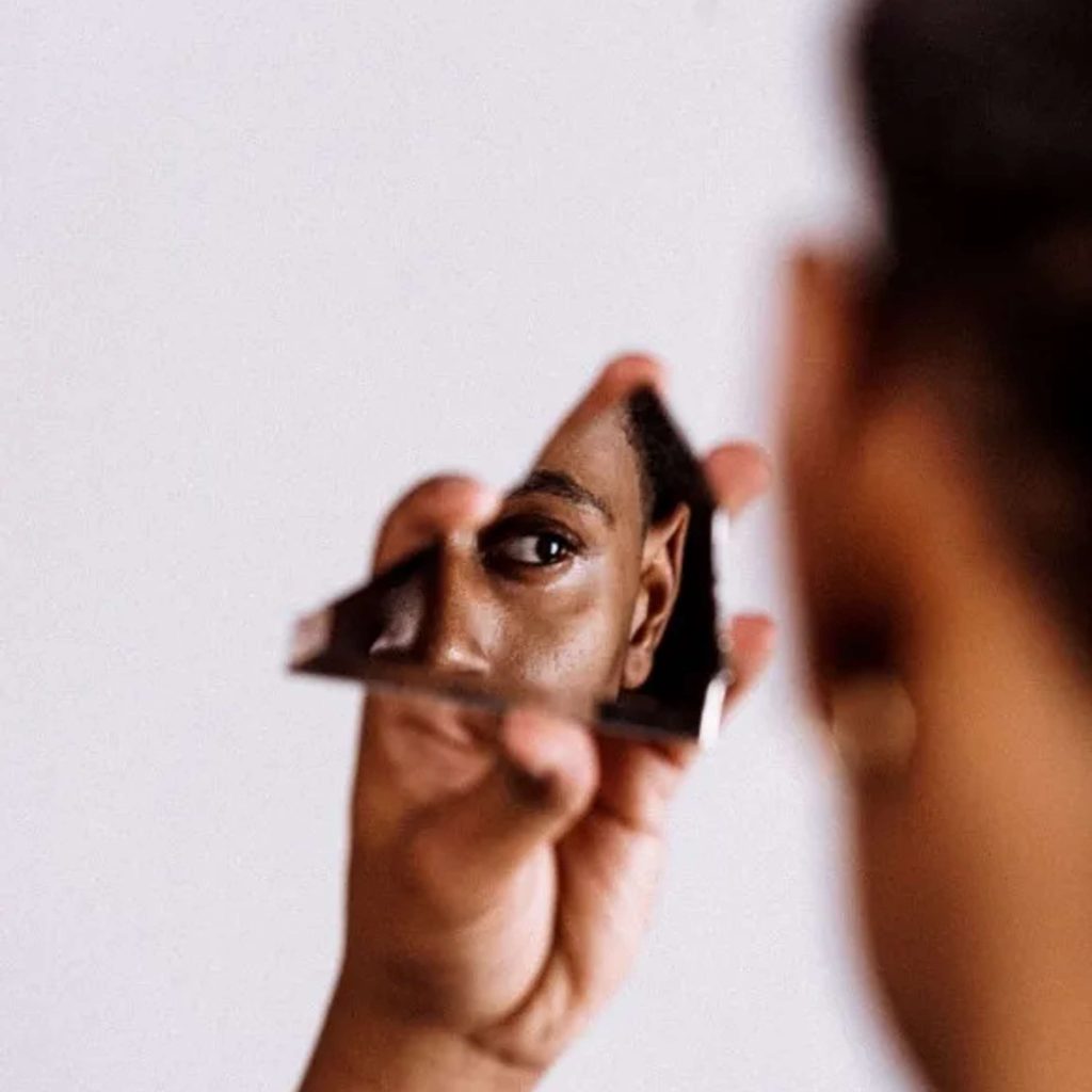 ENTREPRISE – Miroir, mon beau miroir… ce que je vois chez toi parle de moi !