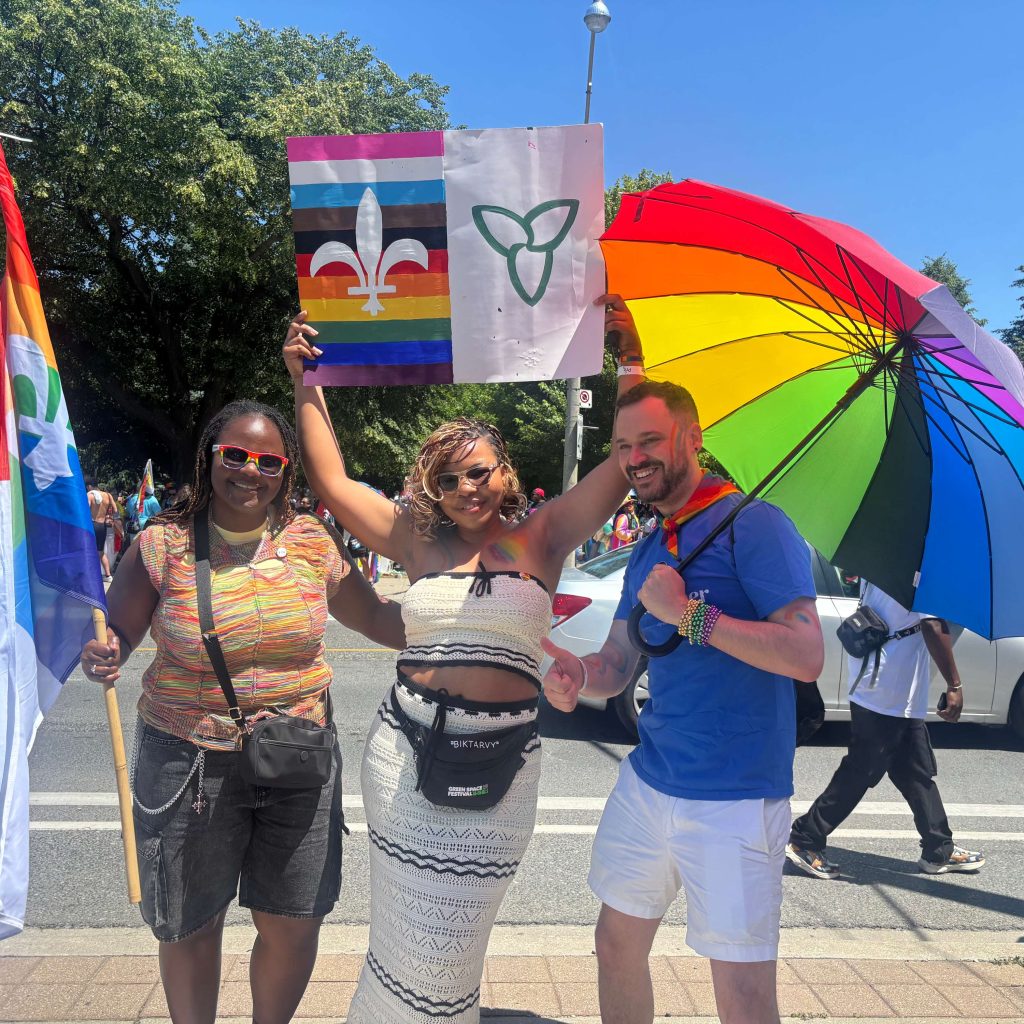 REPORTAGE – Le défilé de la Fierté bat son plein à Toronto