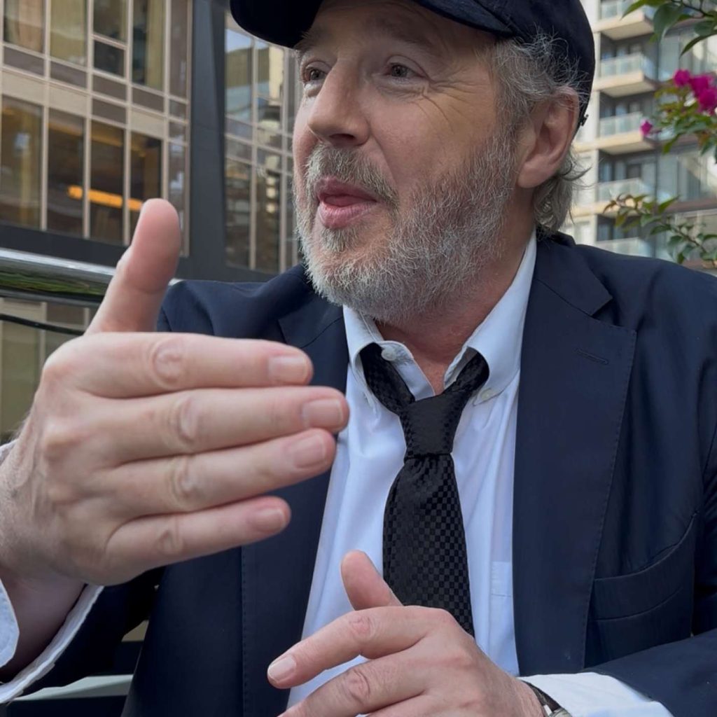 TIFF 25 – Avec deux pianos, Arnaud Desplechin dépeint des duos tourmentés