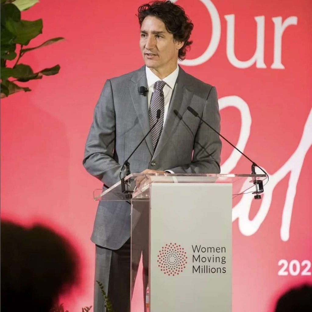 INSOLITE – Justin Trudeau officialise son couple avec une célèbre chanteuse américaine